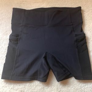 Fabletics Black 5” Biker Shorts w/ Pockets Size Small